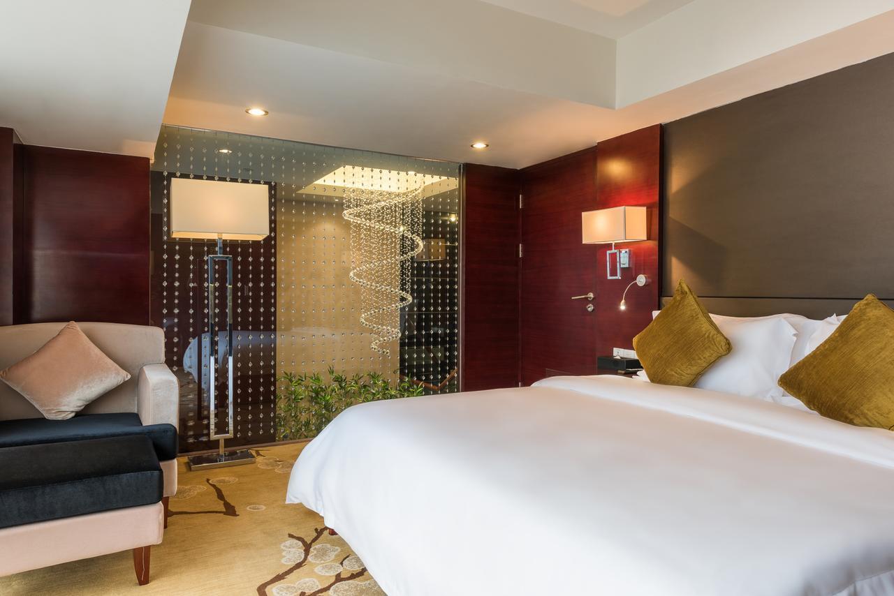 Grand Mercure Xiamen Downtown-Free Welcome Fruit & Metro Station Exterior photo